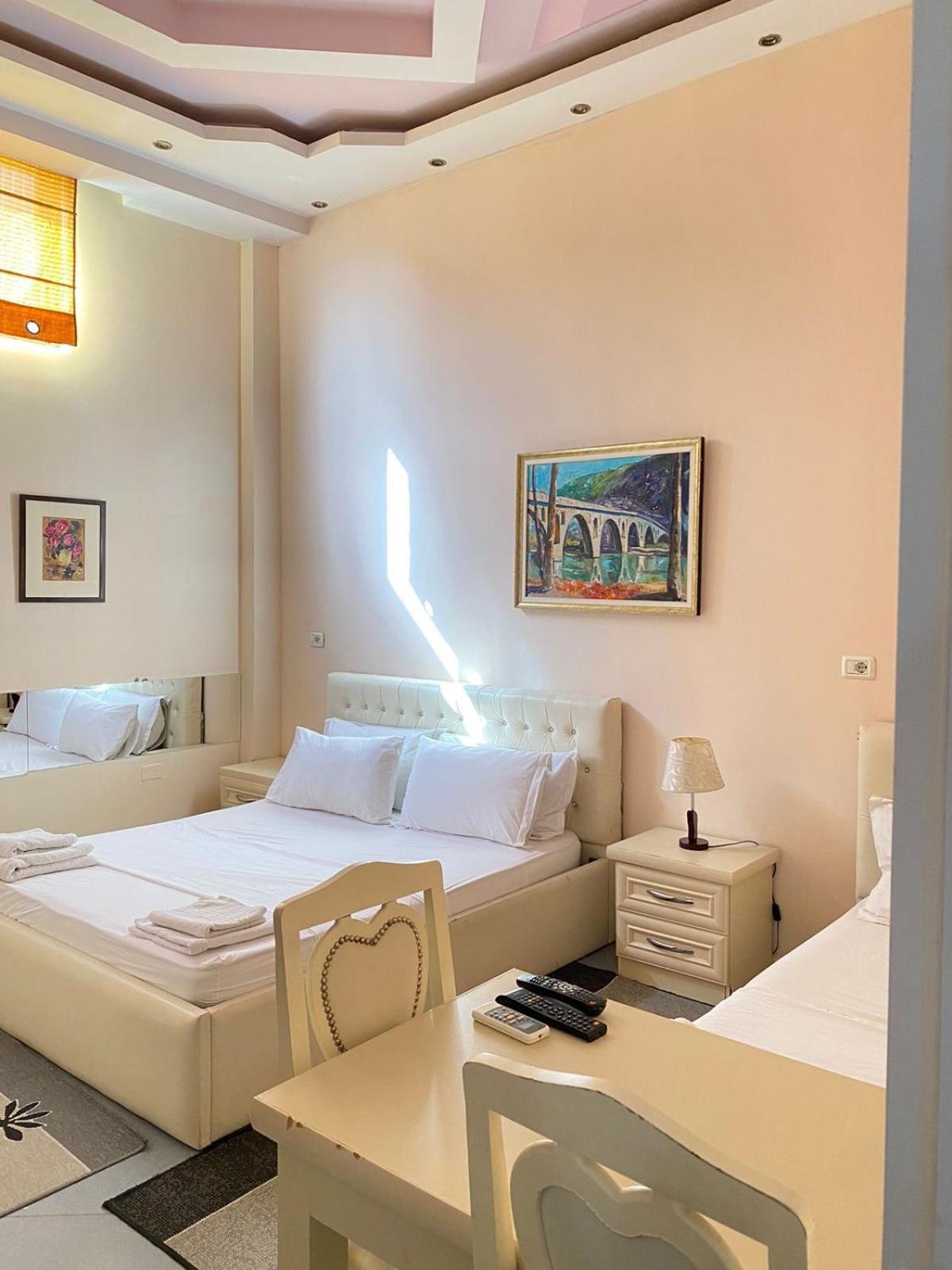 Hotel Pasarela Берат Екстер'єр фото